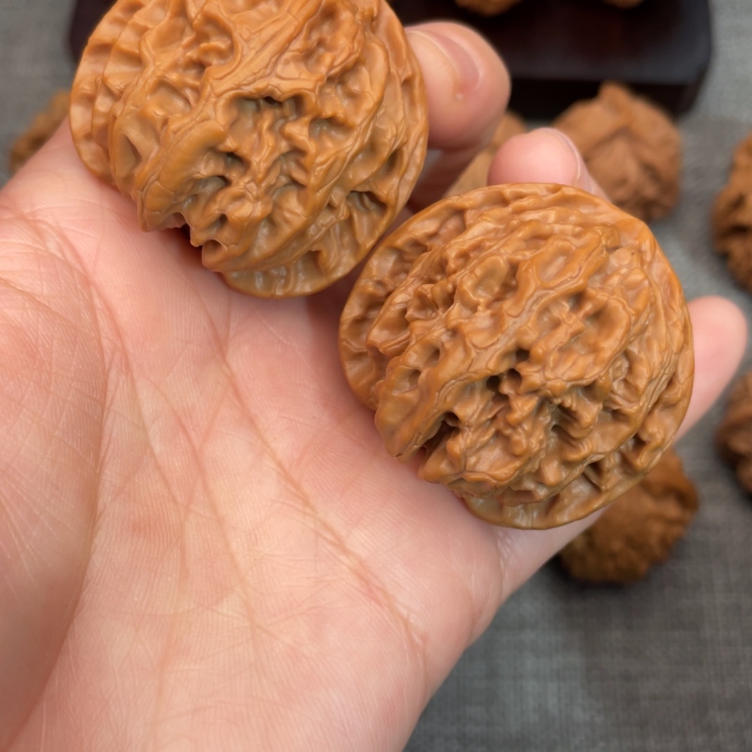 文玩核桃把件40老树红皮苹果园