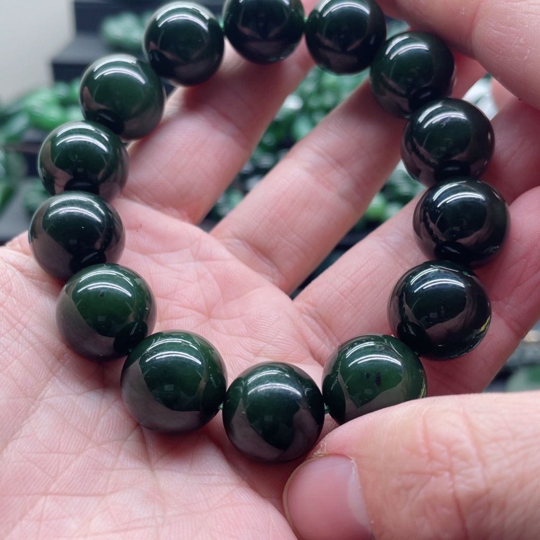 和田玉（碧玉）未镶嵌手链