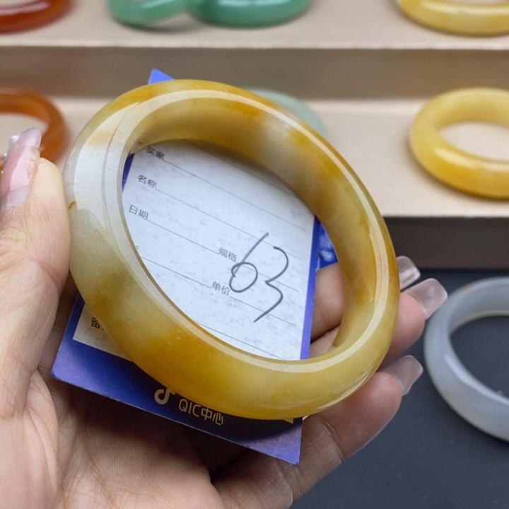 石英质玉手镯未镶嵌