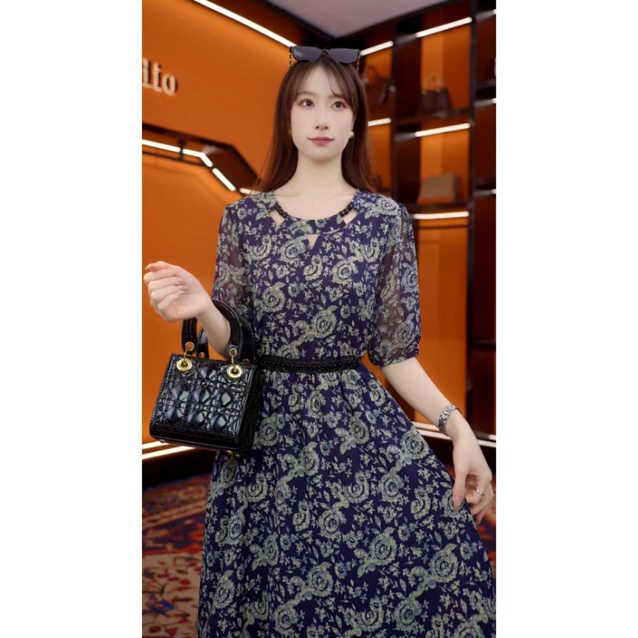 墨绽春枝-2025新款高端连衣裙高贵显瘦夏季法式中长款-梦梦