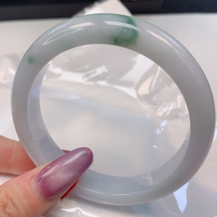 翡翠手镯未镶嵌57圈