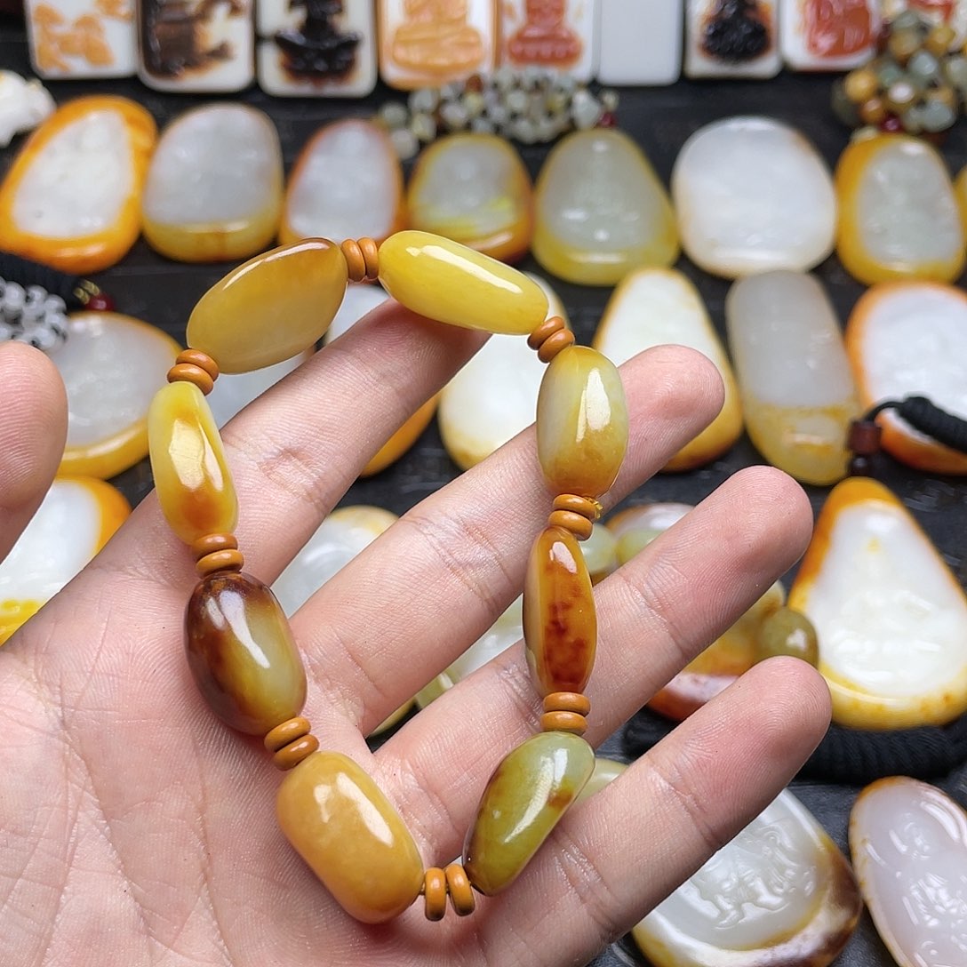 【闪购商品】颈饰未镶嵌和田玉风**画