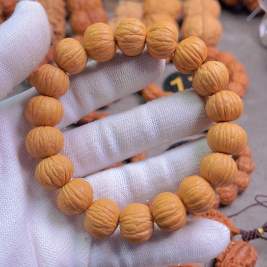 文玩核桃吊坠猴头土豪