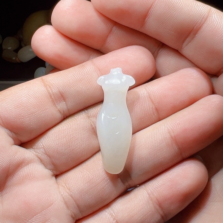 颈饰未镶嵌和田玉大***季