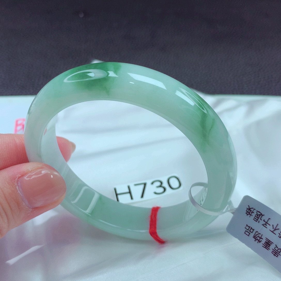 翡翠手镯未镶嵌手镯88