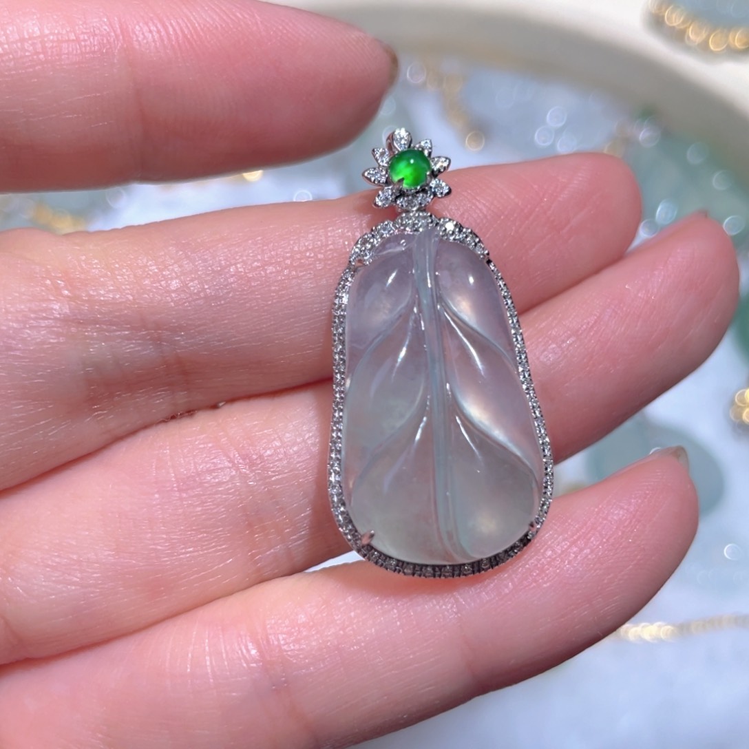 翡翠颈饰18K金镶嵌翡翠