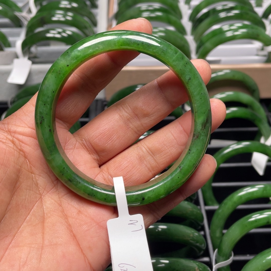 和田玉（碧玉）未镶嵌手镯