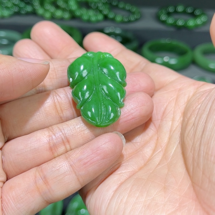 和田玉（碧玉）颈饰未镶嵌轻*