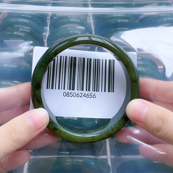 和田玉（碧玉）手镯未镶嵌6061微瑕