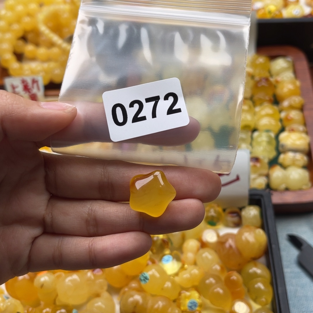 琥珀裸石未镶嵌蜜蜡