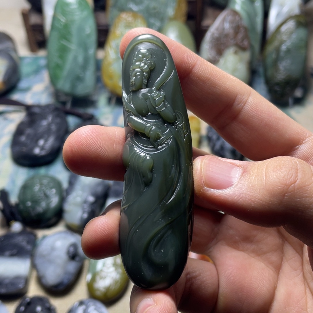 和田玉未镶嵌挂件飞天