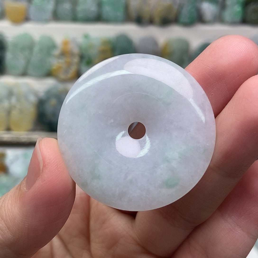 翡翠未镶嵌吊坠(赠链)