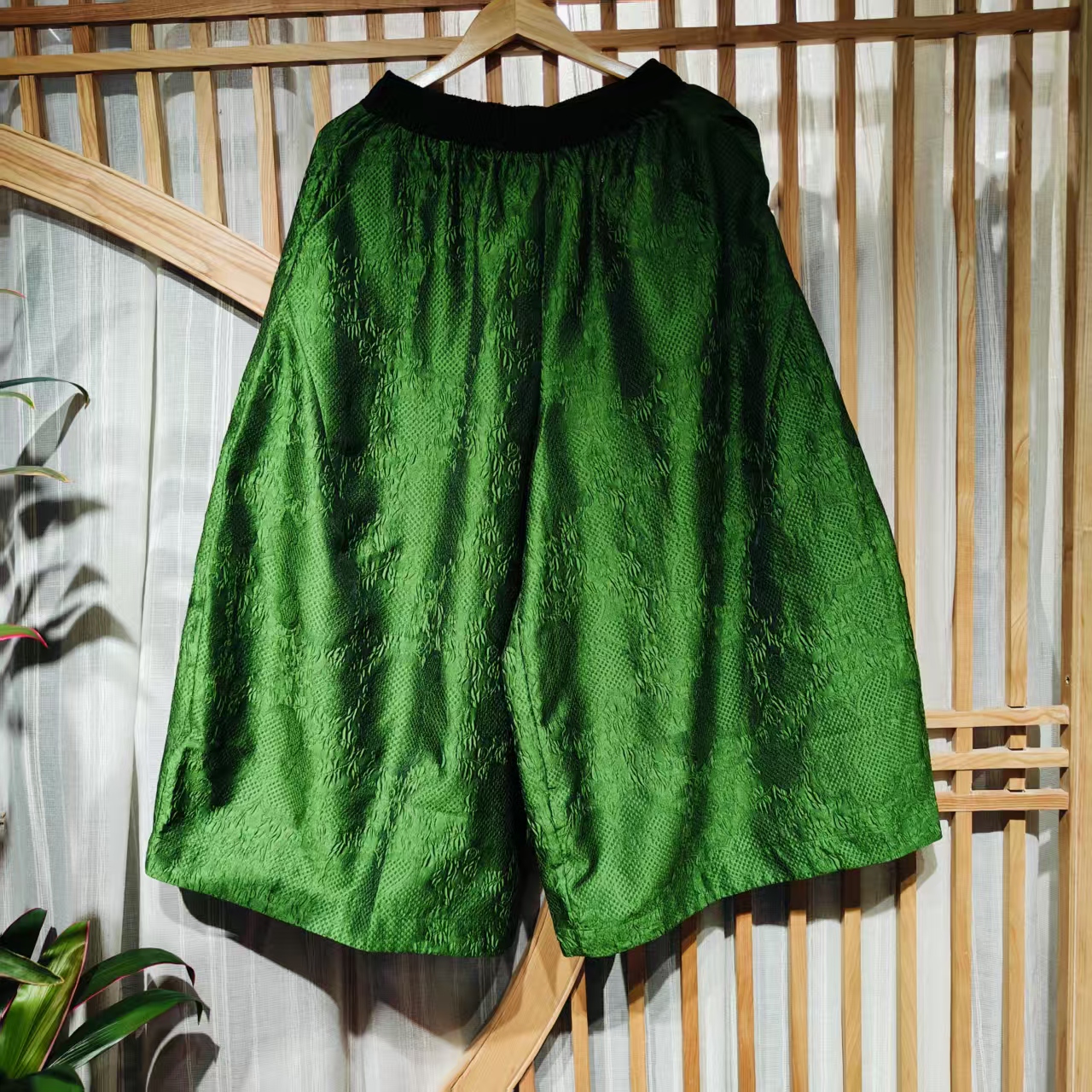 凤徕兮私人定制绿色立体提花全松紧花苞裤（LK040-23）单