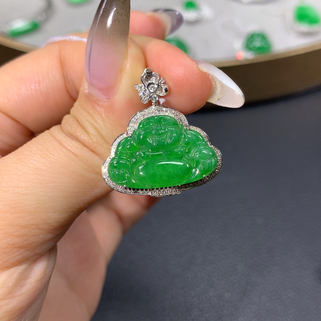 翡翠颈饰18K金镶嵌翡翠