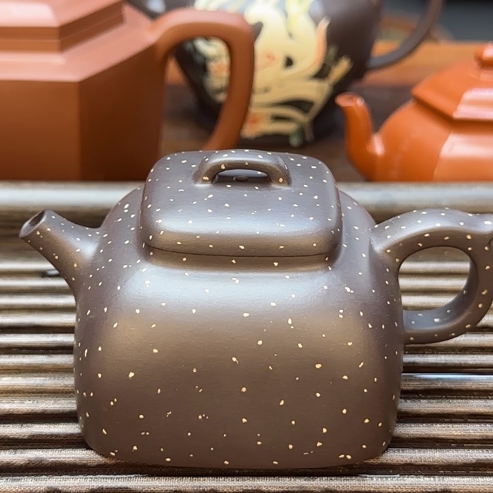 杨***亿茶杯紫砂密密麻麻