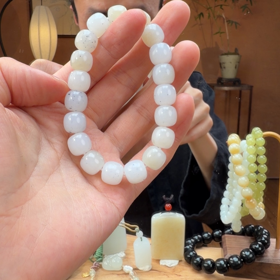 和田玉未镶嵌车挂