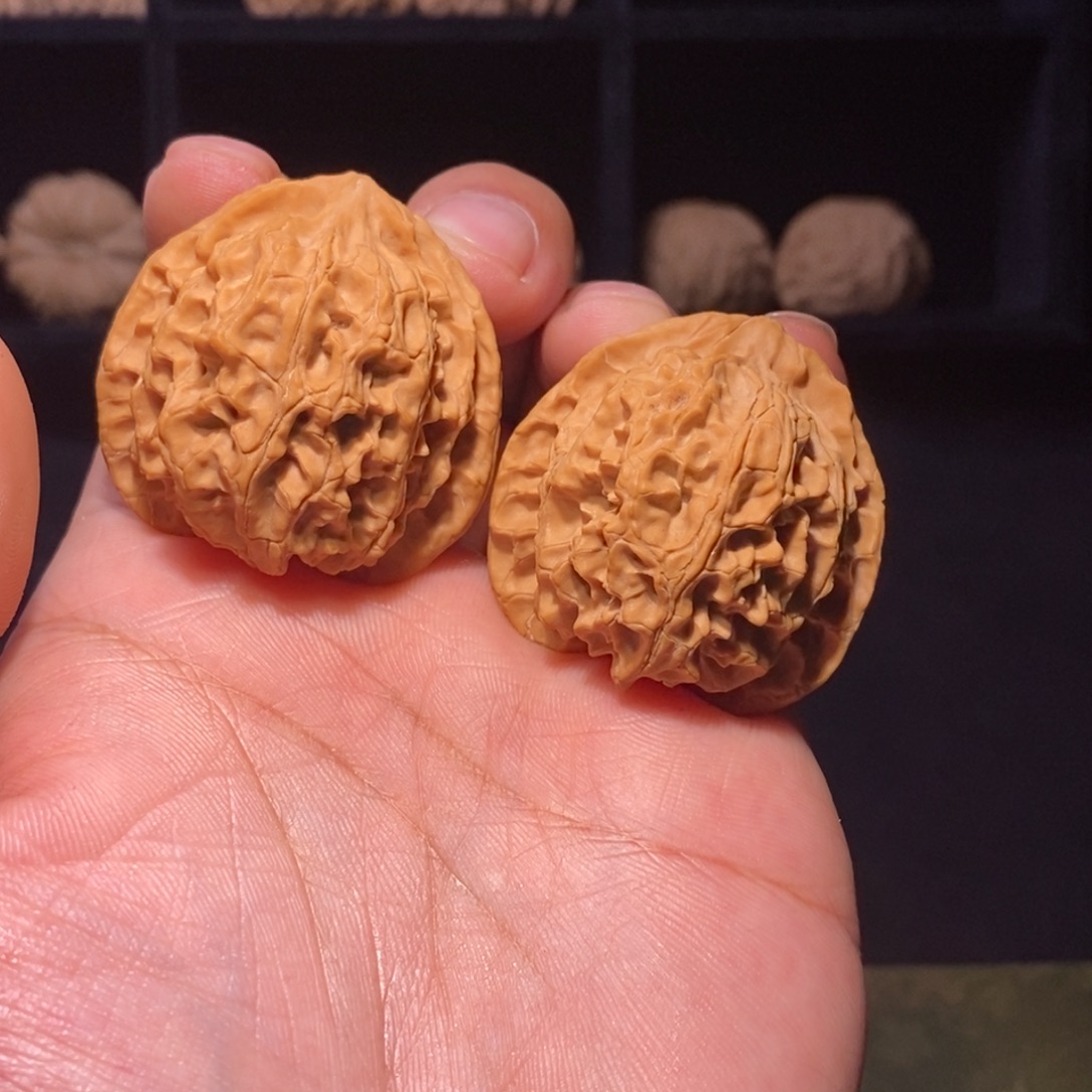 L***i把件文玩核桃全品40苹果园