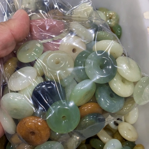 未镶嵌蛇纹石玉手链陶*