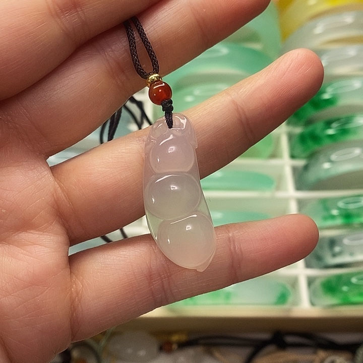 石英岩玉未镶嵌手镯