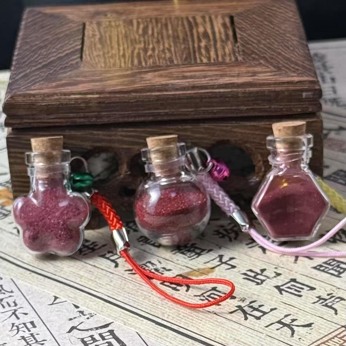 【老佛爷】2775-漂流瓶辰砂粉包包手机挂件-随机发