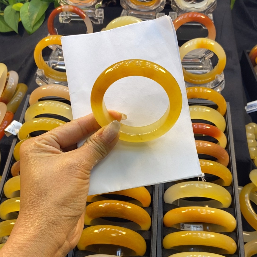 石英质玉（黄龙玉）未镶嵌手镯阳阳