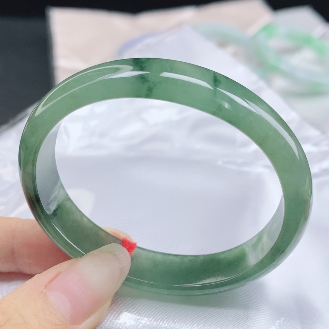 翡翠未镶嵌手镯缅甸53.8冰透飘绿花贵妃