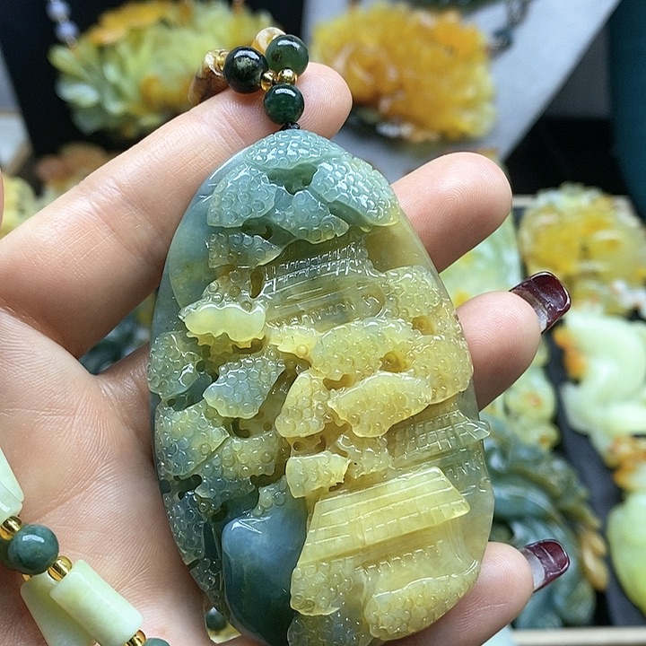 蛇纹石玉挂件未镶嵌