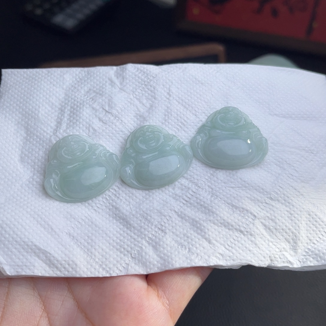 翡翠未镶嵌颈饰佛公/多样性发一件