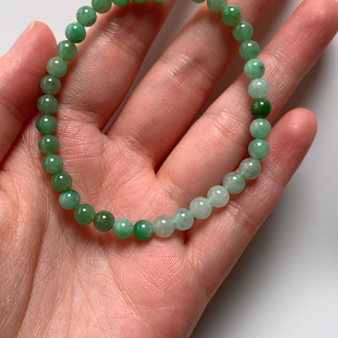 翡翠手链未镶嵌珠