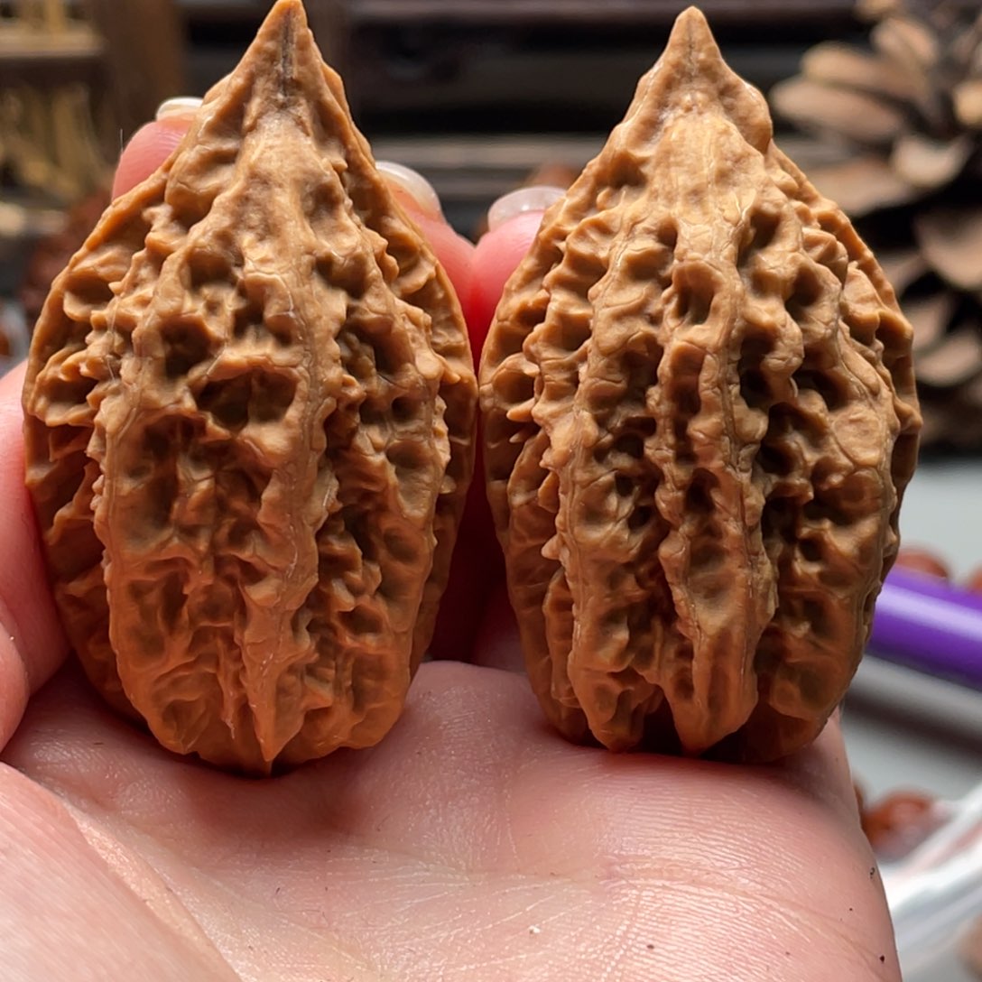 文玩核桃把件小楸香10瑕疵