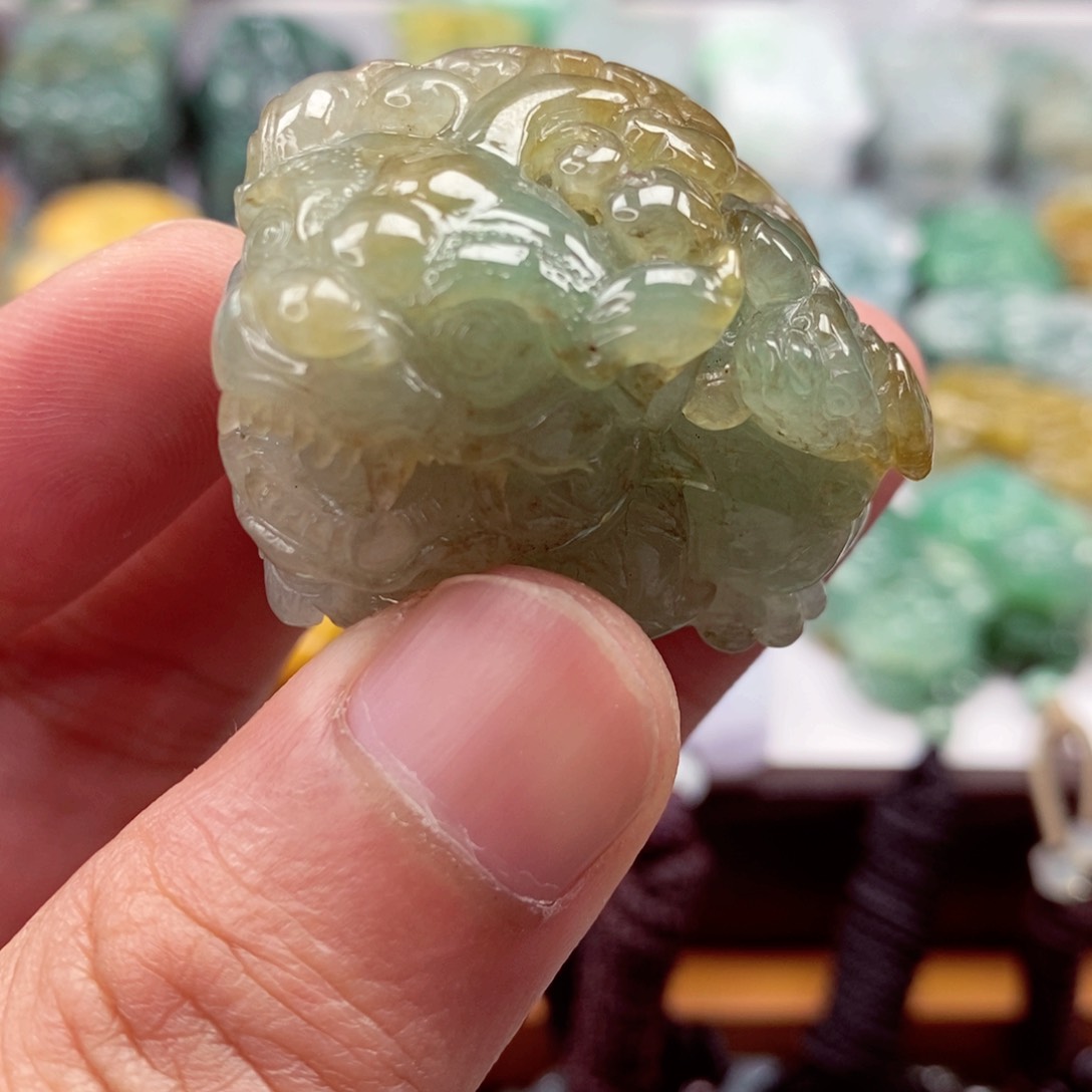 翡翠颈饰未镶嵌翡翠