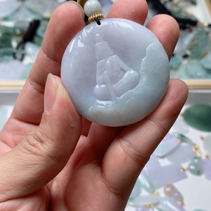 翡翠颈饰未镶嵌……..