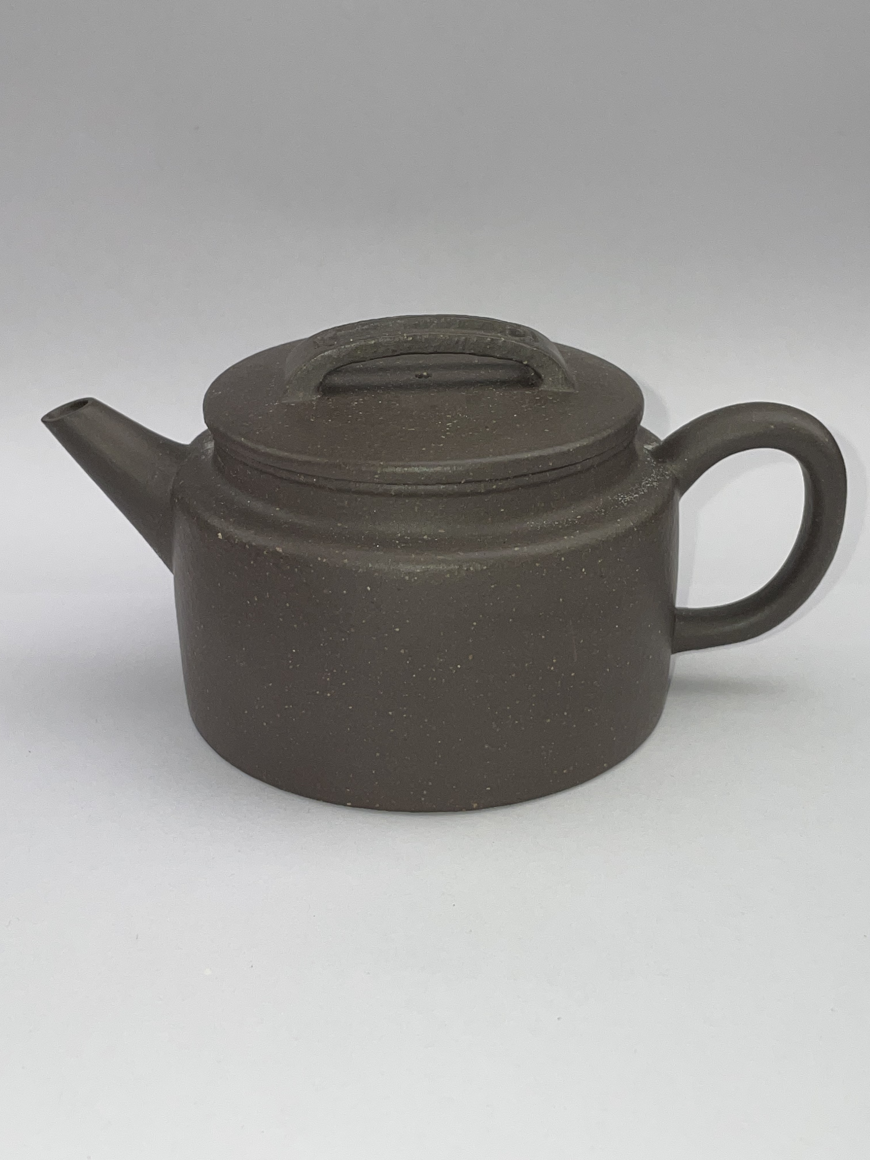 清灰紫泥汉瓦容量二百