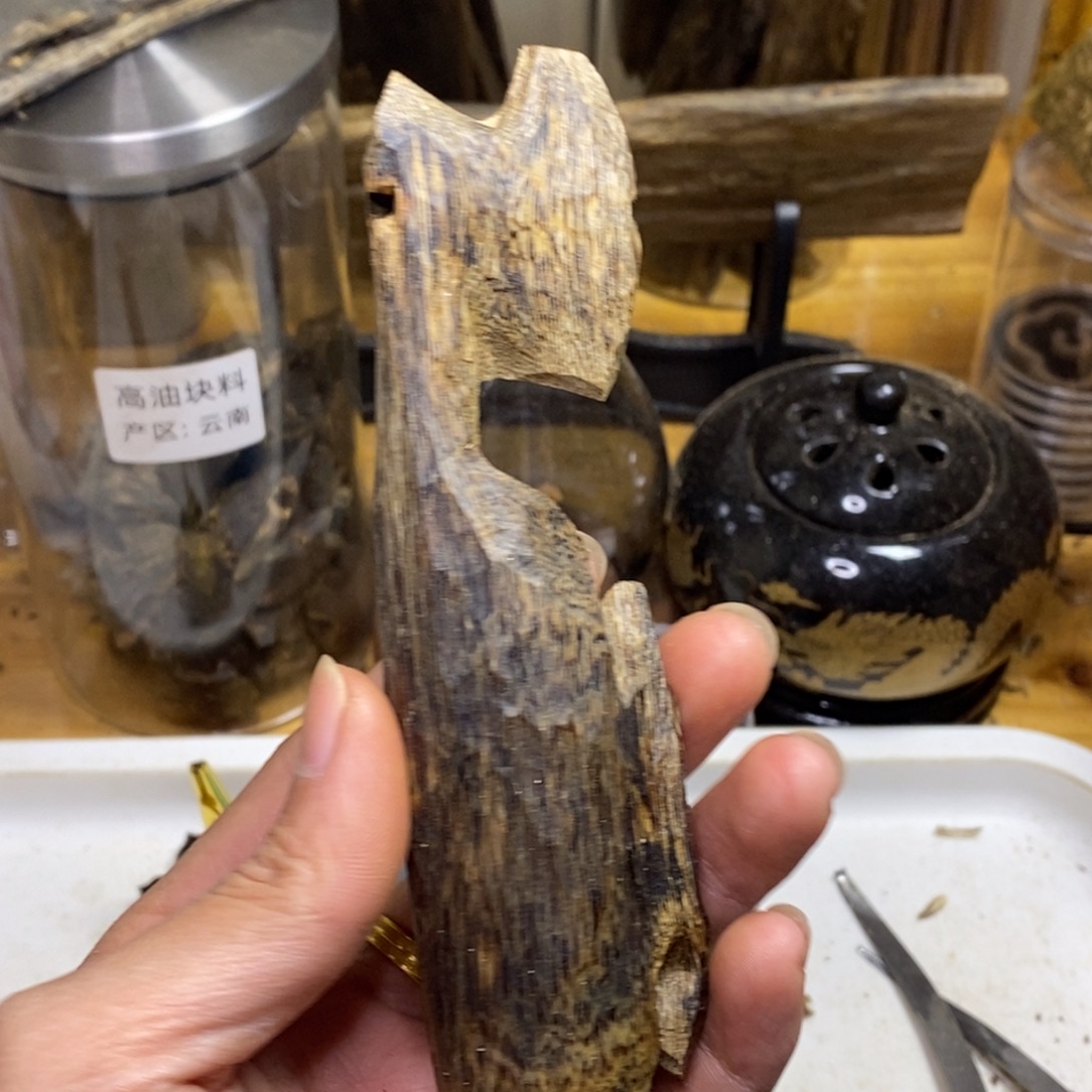 灯***珊沉香高油香薰陆河27克