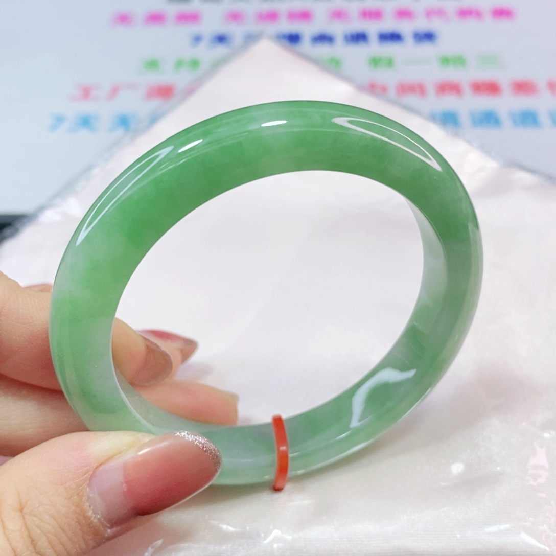 未镶嵌手镯翡翠53圈完整闭眼拍