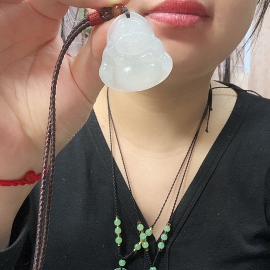 石英质玉合金颈饰