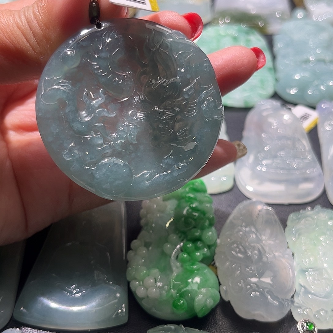 翡翠未镶嵌颈饰吊坠