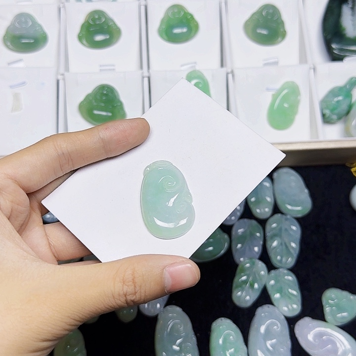 翡翠未镶嵌颈饰fc