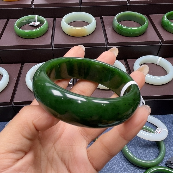 玉***生和田玉（青玉）未镶嵌手镯60/61圈口