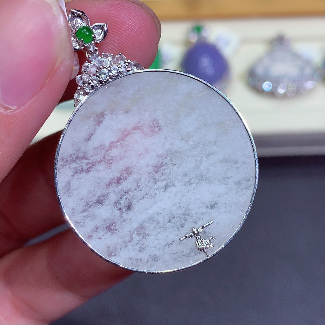 翡翠吊坠(不含链)18K金镶嵌