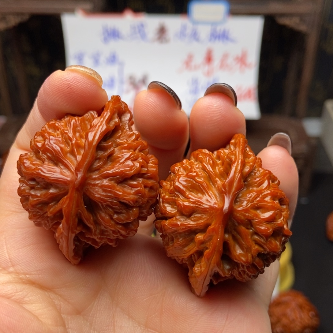 文玩核桃吊坠盘龙纹