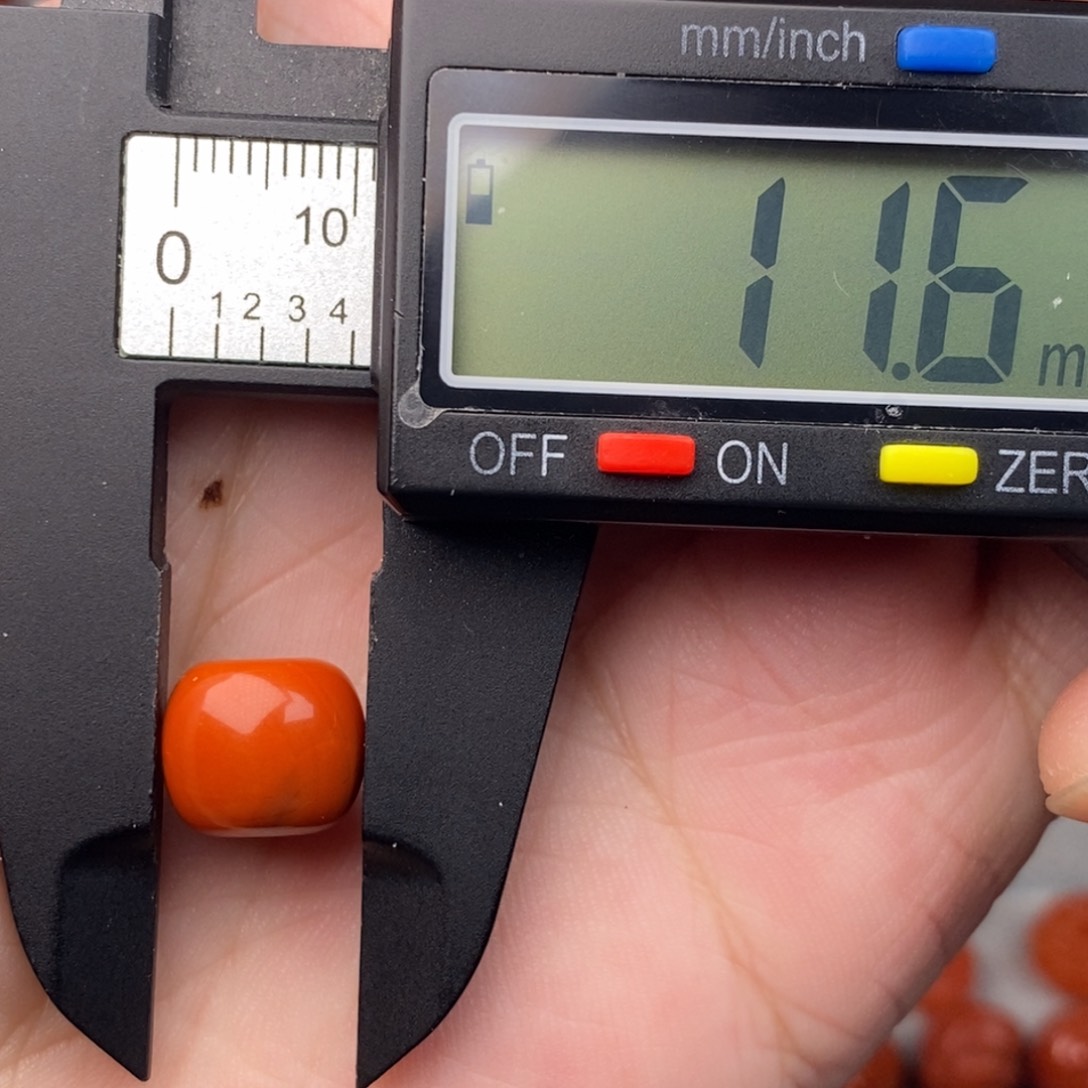 南红玛瑙配饰未镶嵌?**赵