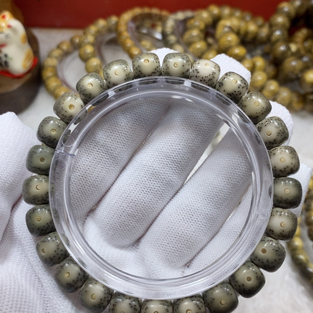 星月菩提手串绿包白9.8桶