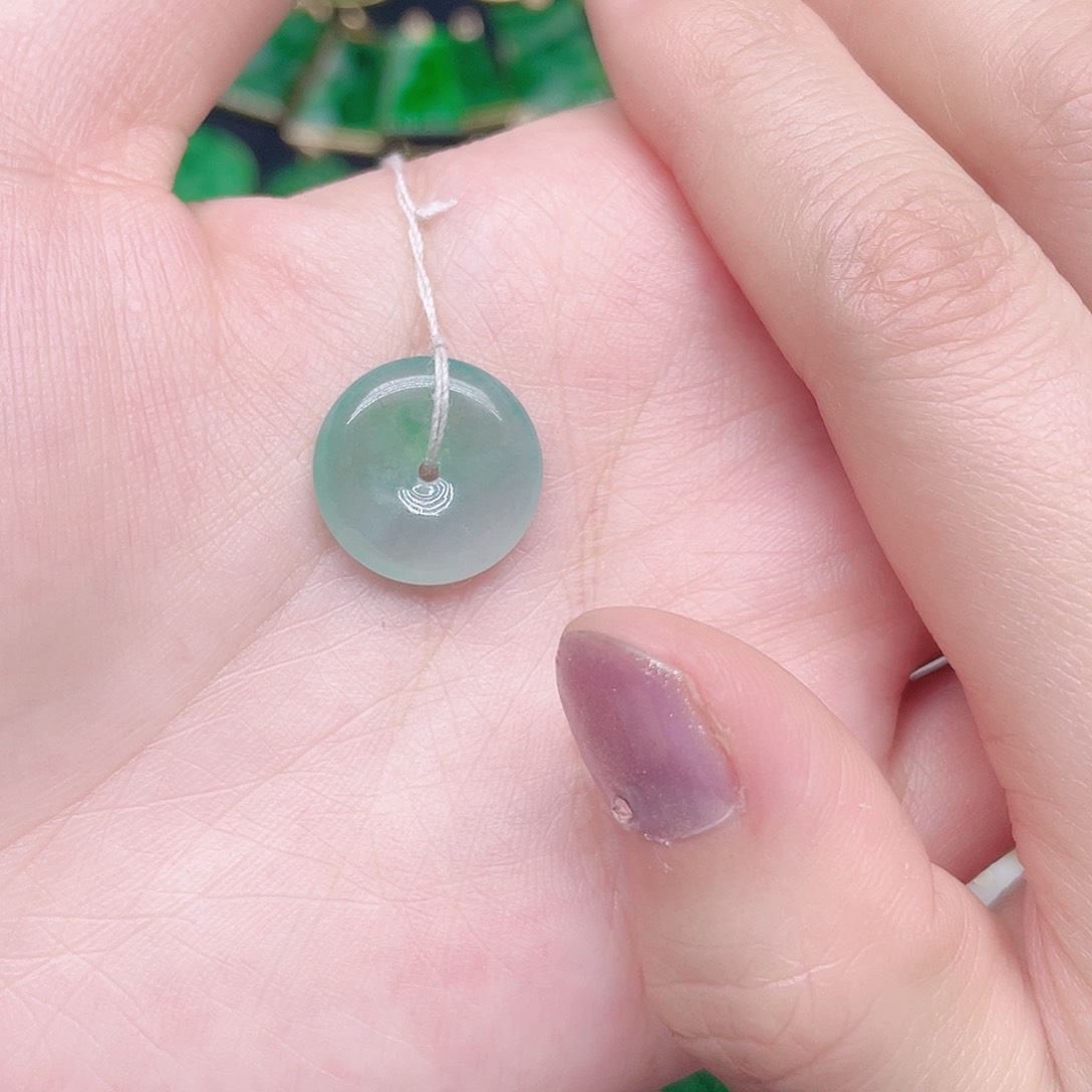 翡翠颈饰18K金镶嵌天然翡翠