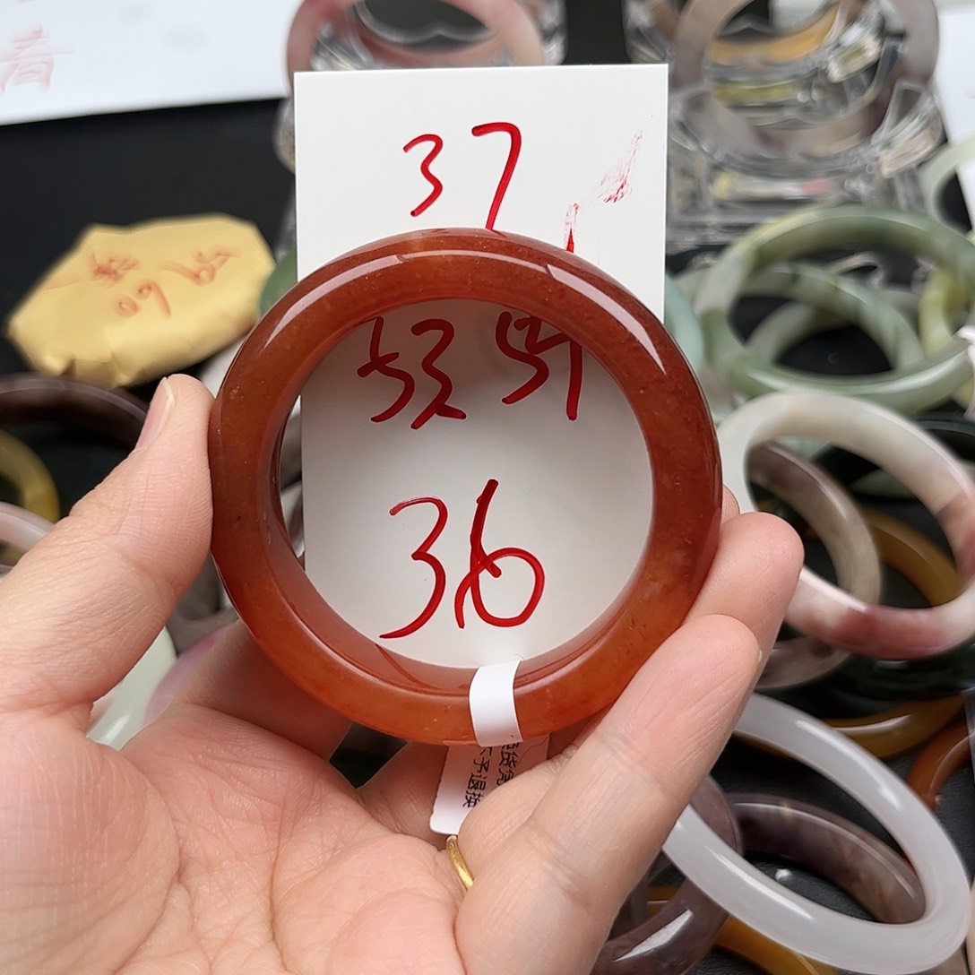 石英质玉未镶嵌手镯37