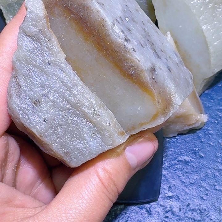 和田玉未镶嵌珠宝半成品