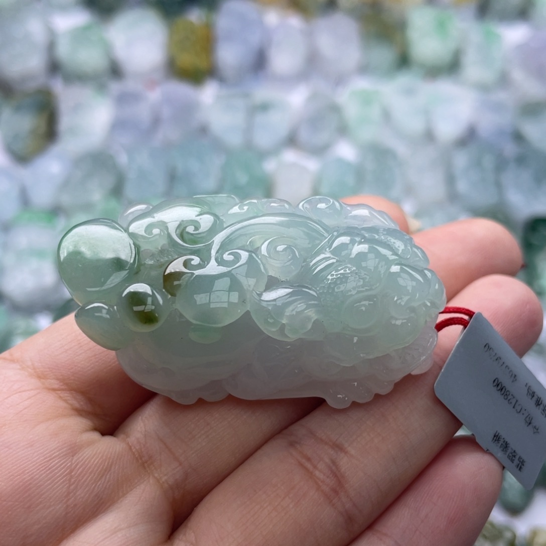 翡翠颈饰未镶嵌貔貅