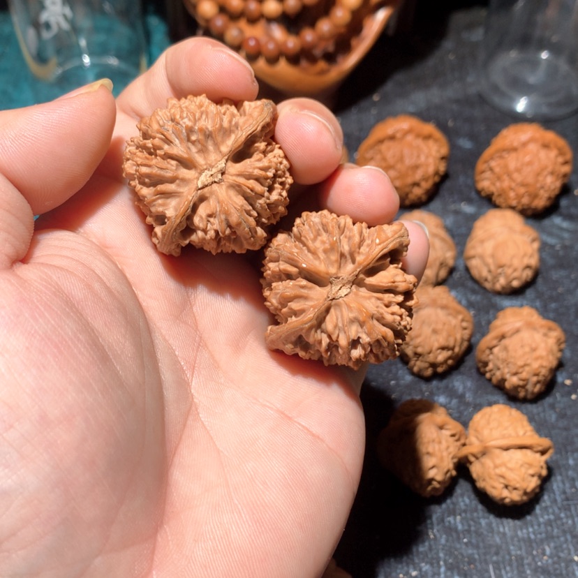 【闪购商品】文玩核桃把件满天星