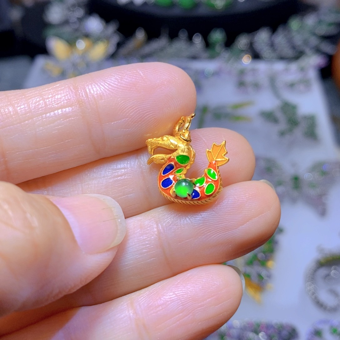 翡翠颈饰银S925镶嵌天然翡翠