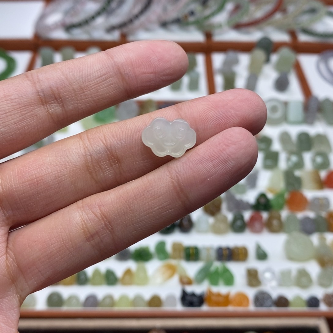 和田玉颈饰未镶嵌唐****材